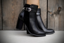 Boots black snakee