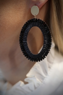 earings black