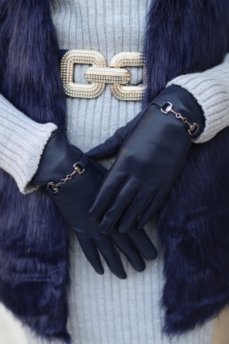 gloves blue neckless