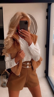 short camel strass