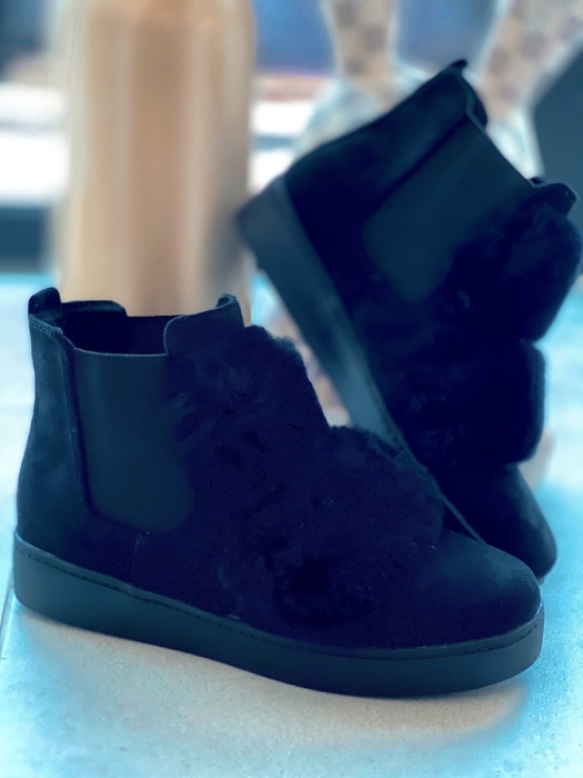 Boots black fake fur