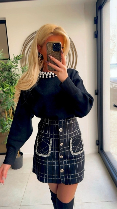 Skirt black caro botton