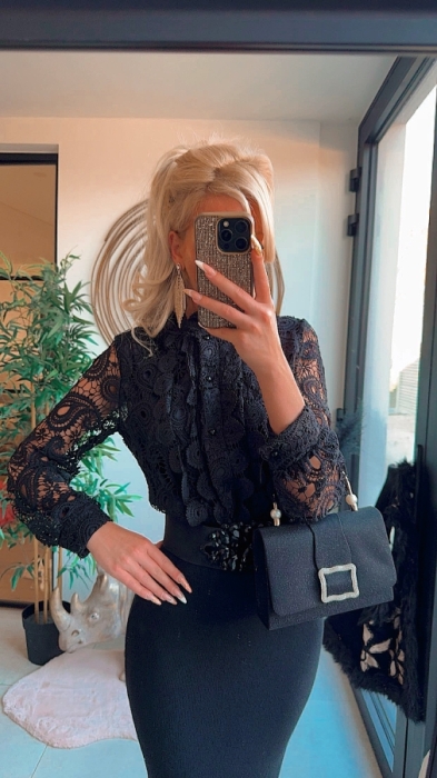 Blouse black