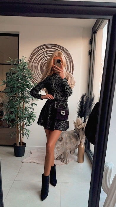 Skirt black pallettes