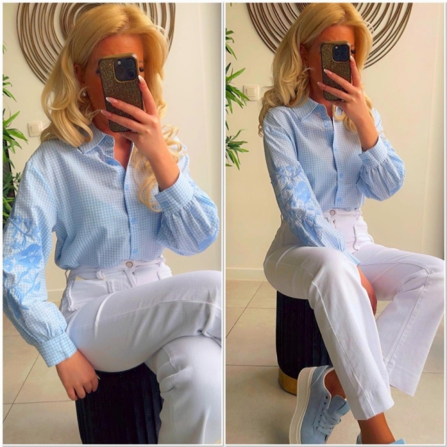 Blouse bleu broderie bras