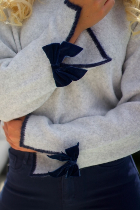 Pull grijs strikjes navy 