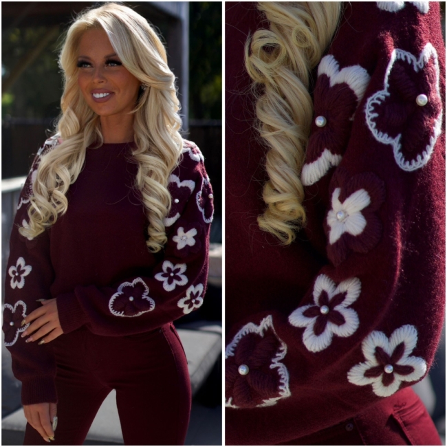 Pull Bordeaux flowers 