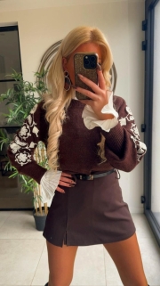 Pull bruin bloemen wit 