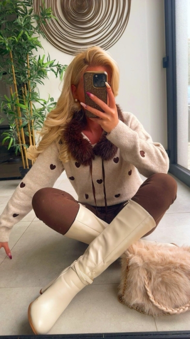Pull crème hearts faux fur
