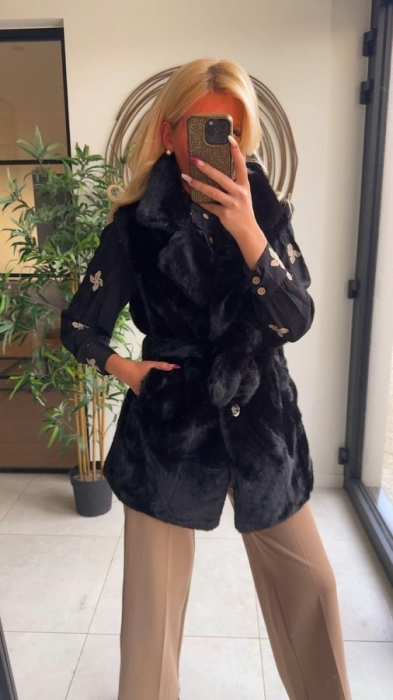 Blouse noir broderie beige 