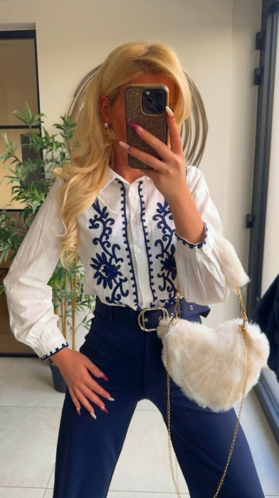 Blouse blanc broderie bleu