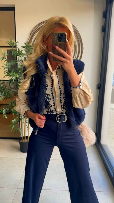 Blouse crème broderie bleu 