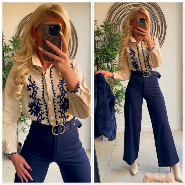 Blouse crème broderie bleu 