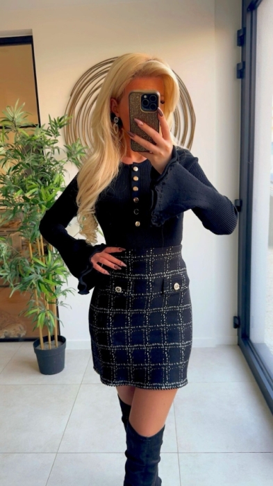 Pull noir buttons 