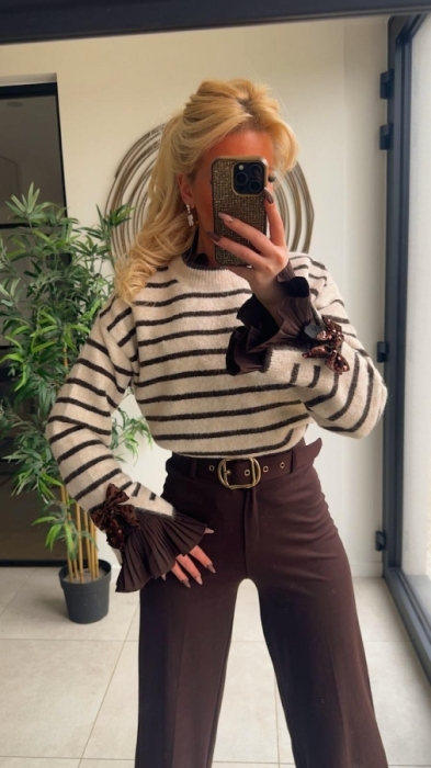 Pull beige strepen strikjes mouw 