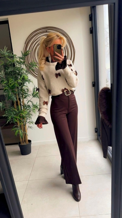 Pull beige strikjes bruin 