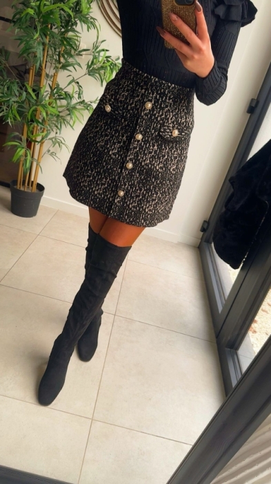 Skirt black beige buttons 