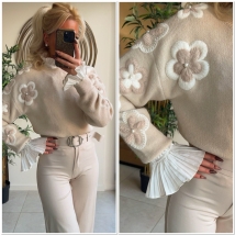 Pull beige wit bloemen 