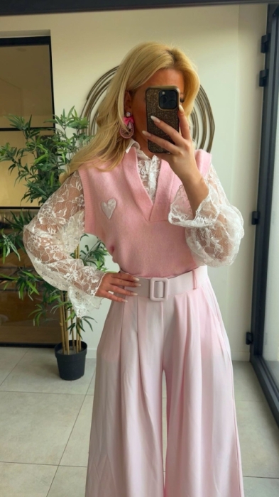 Pull bloes pink wit kant 