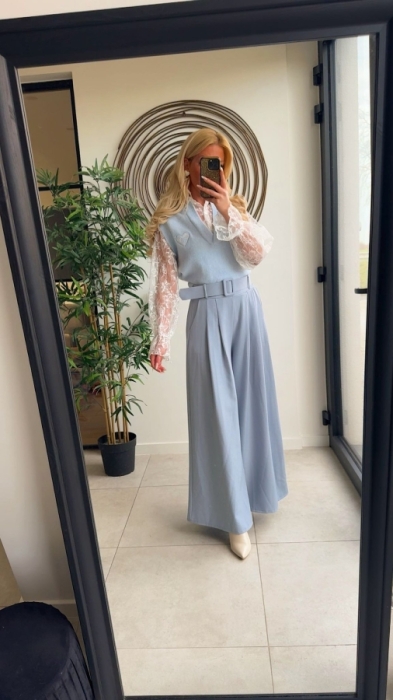 Pull Light bleu white