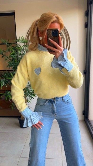 Pull yellow detail bleu