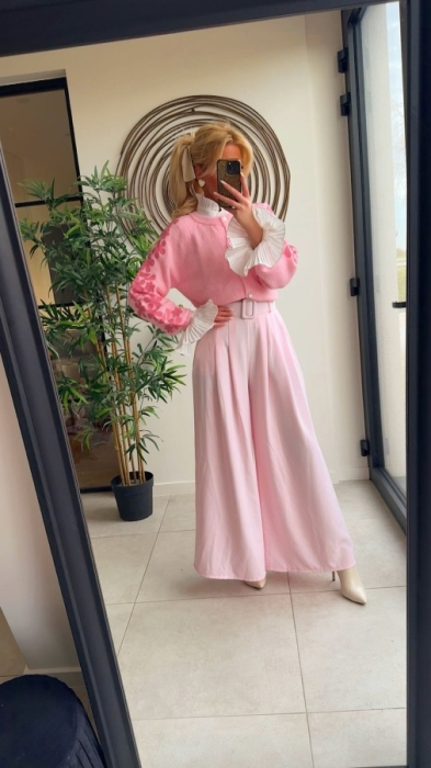 Pull gilet pink broderie mouw 