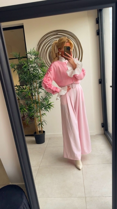 Pull gilet pink broderie mouw 