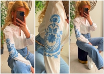 Bloes wit broderie blauw 