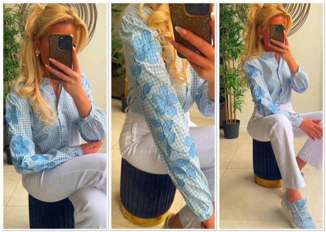 Blouse bleu broderie 