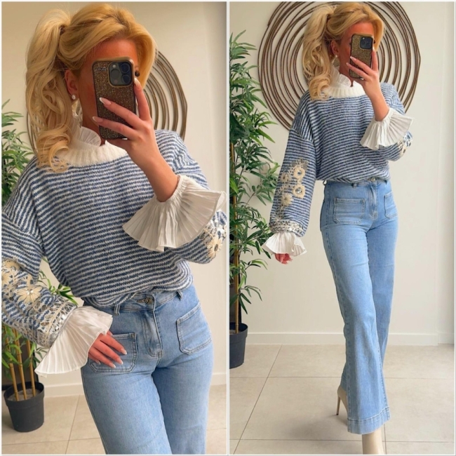 Pull bleu blanc broderie paillette 