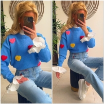 Pull high bleu broderie color