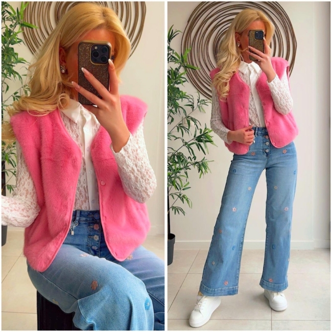 Body wit kant knopjes en kraag