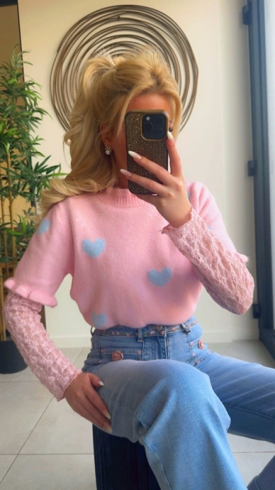 Pull blauw roze hartjes 