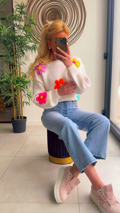 Pull écru flowers flashy