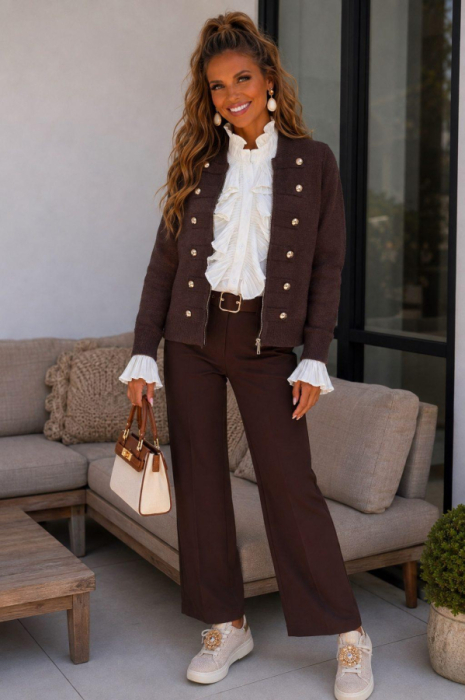 Pull Gillet brown golden botton