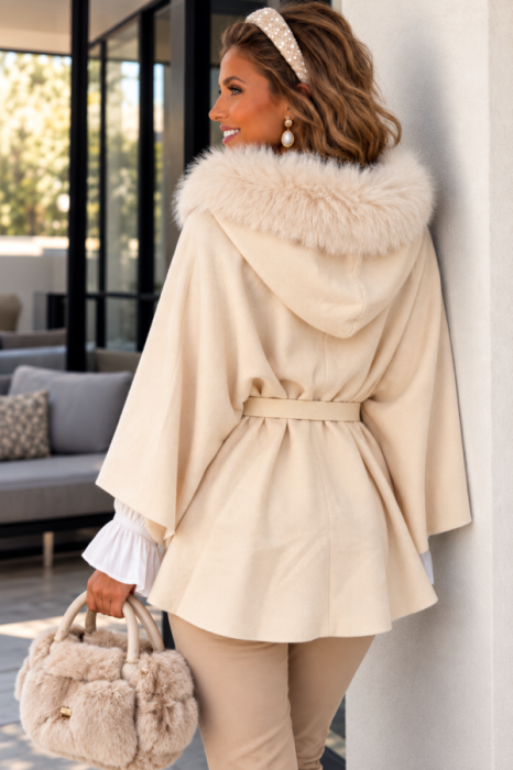 Poncho Creme golden botton met pelskapje