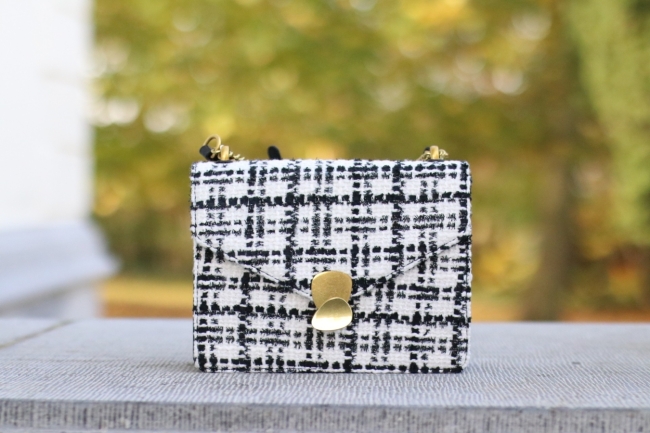 bag black white