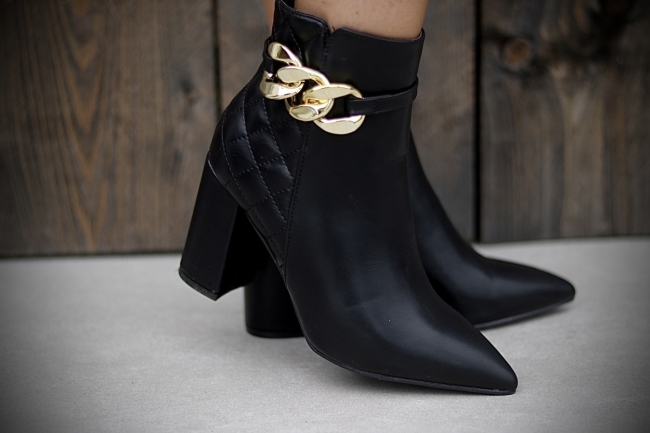 Boots heels noir / collier gold
