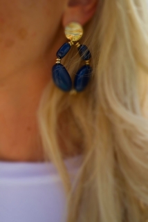 earings blue