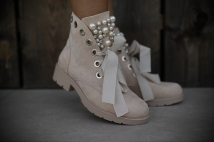 Boots creme peirle